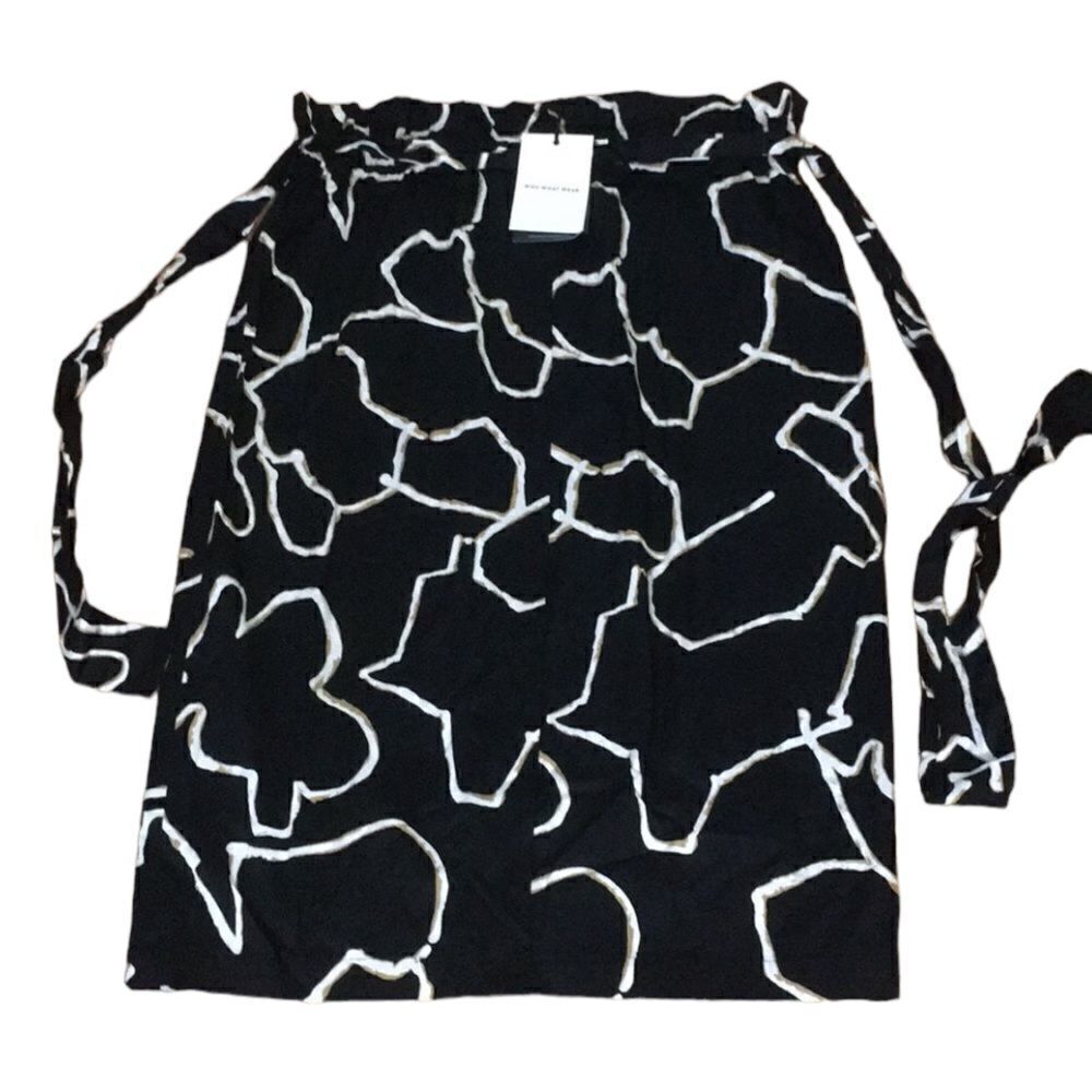 Who What Wear Women’s Belted Paperbag Skirt. XL